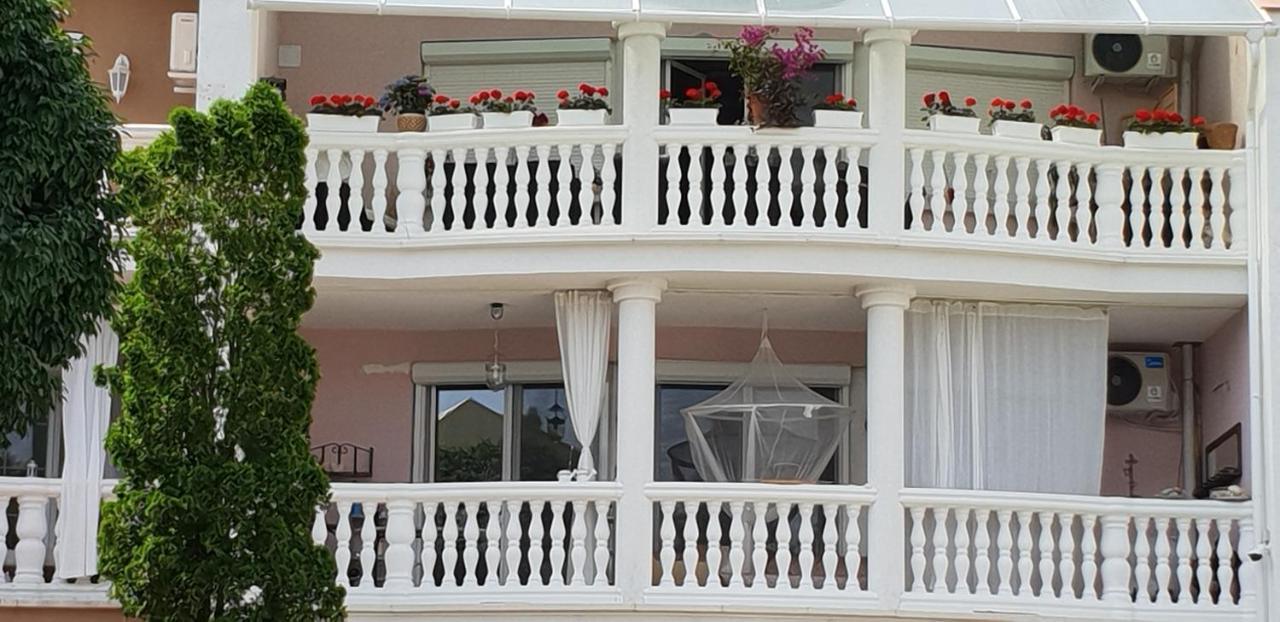 Sunny House Apartman Szeged Buitenkant foto