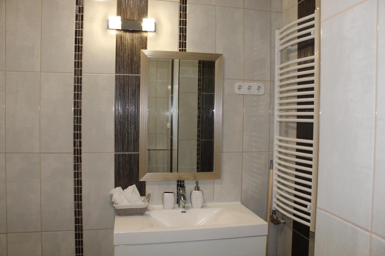 Sunny House Apartman Szeged Buitenkant foto