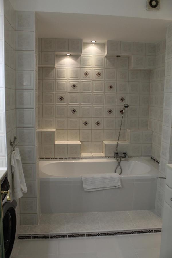 Sunny House Apartman Szeged Buitenkant foto
