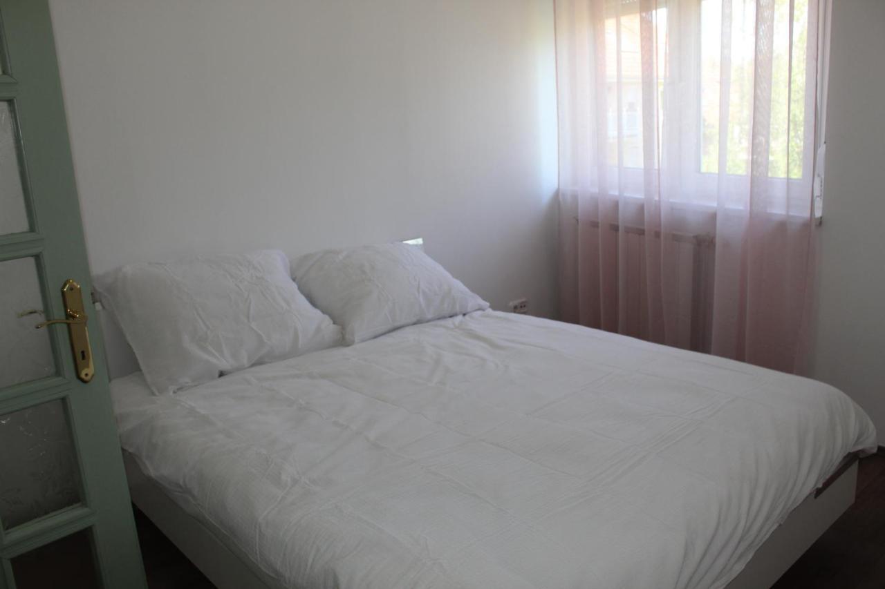 Sunny House Apartman Szeged Buitenkant foto