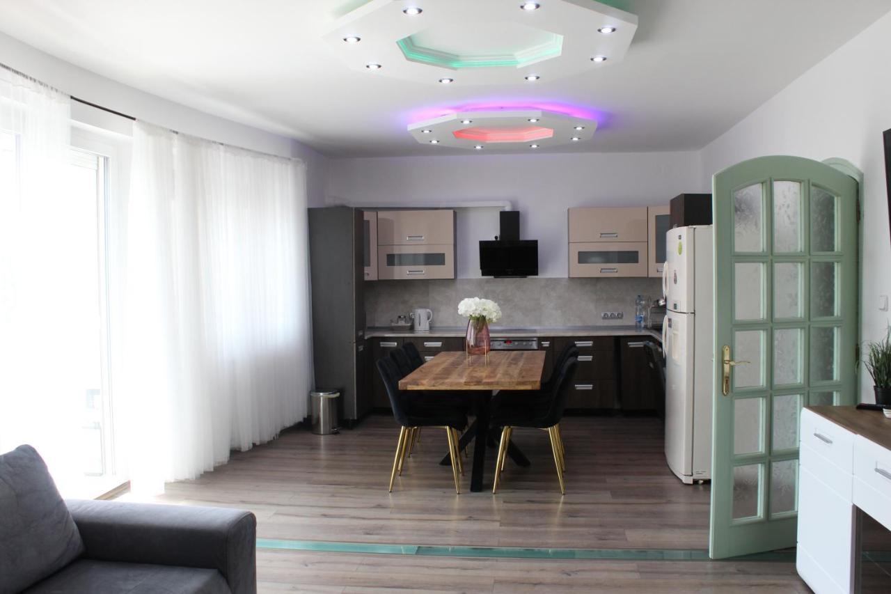 Sunny House Apartman Szeged Buitenkant foto