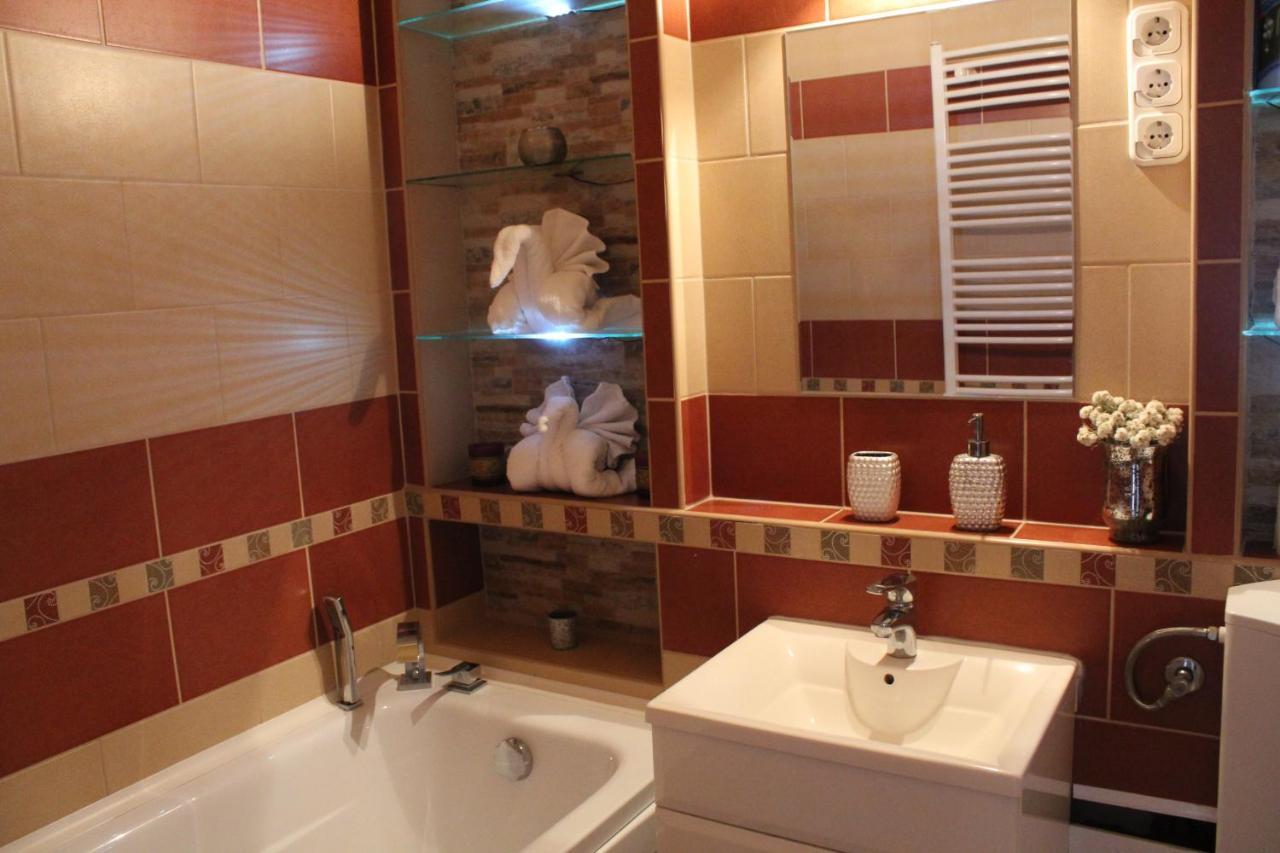 Sunny House Apartman Szeged Buitenkant foto