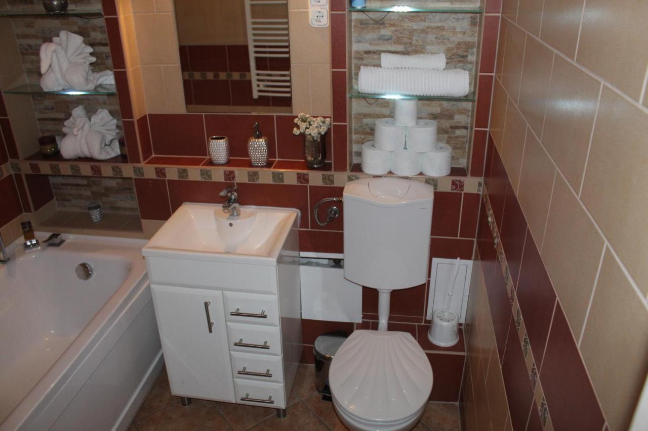 Sunny House Apartman Szeged Buitenkant foto